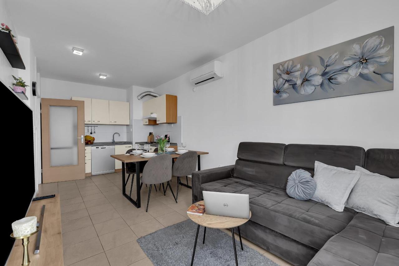 Apartman Magnolia Makarska Exteriör bild